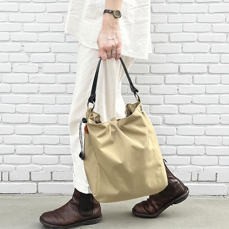 BALON  ベージュ×ブラック   CORDURA　撥水加工ナイロン素材セミショルダーバッグ - 側背包/斜背包 - 尼龍 卡其色