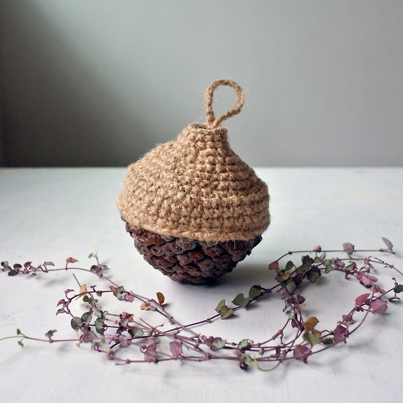 Comes with hand-made packaging / diamond-shaped pine cone flower weaving device / dried flowers / pine cones / natural materials - ตกแต่งต้นไม้ - พืช/ดอกไม้ สีกากี