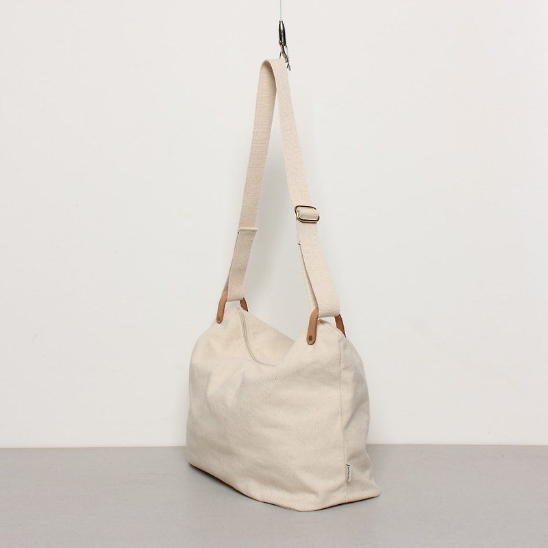  Dumpling bag Tote bag Large capacity Daily Super easy to use - White - กระเป๋าแมสเซนเจอร์ - ผ้าฝ้าย/ผ้าลินิน ขาว