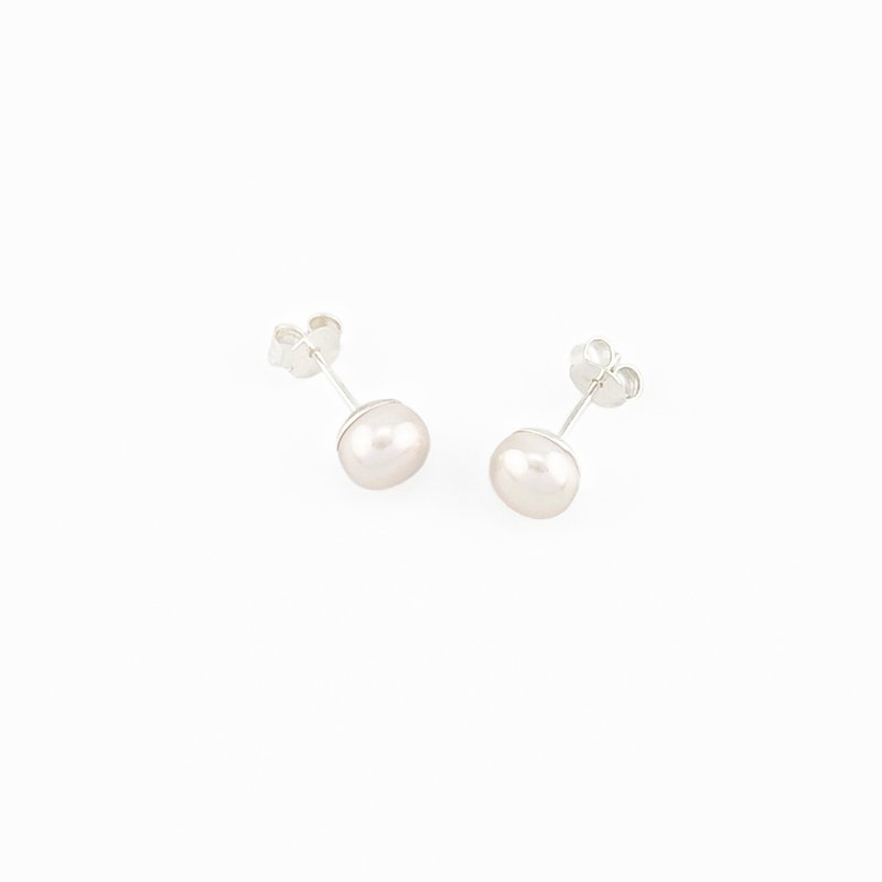 [Soft light pearl Silver stud earrings] 7mm pearl white sterling silver - Earrings & Clip-ons - Sterling Silver Silver