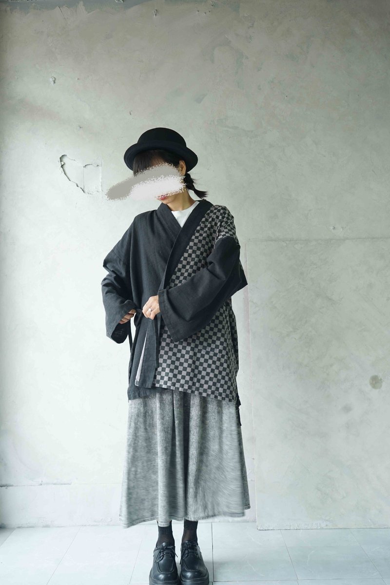 尋寶古著-鬼滅黑灰方格夏季厚棉日式和服甚平罩衫 - 女大衣/外套 - 棉．麻 灰色