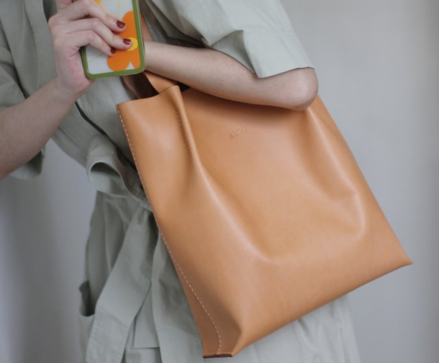 手作り野菜のなめし革トートバッグ-ハニー - ショップ MouMou Leather