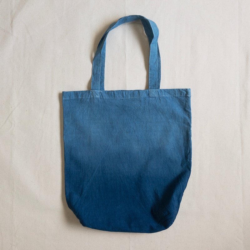 "Only for lulu 1975" Cotton Tote bag Indigo dyed Aizen - gradation dyeing bag made in Japan - อื่นๆ - ผ้าฝ้าย/ผ้าลินิน สีน้ำเงิน
