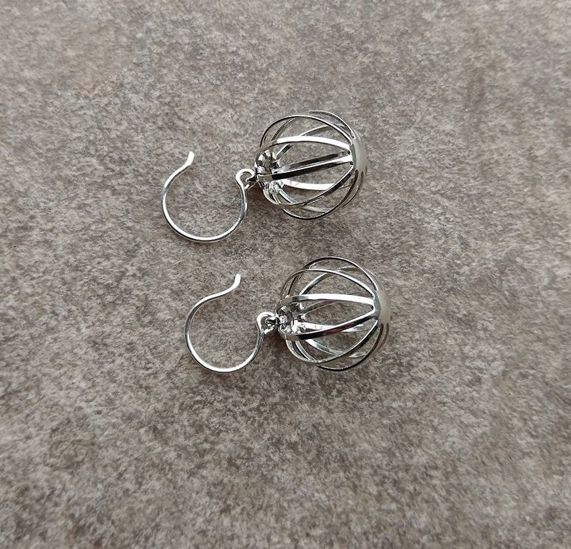 Twiggy球形復古耳環 - 耳環/耳夾 - 其他金屬 銀色