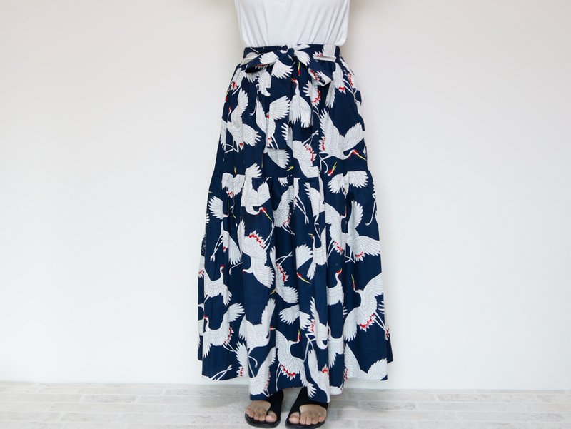 JAPANESE CRANE PRINTED Skirt -Length 90cm - กระโปรง - ผ้าฝ้าย/ผ้าลินิน สีน้ำเงิน