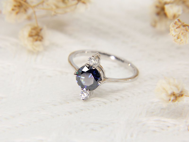 【客製化】藍寶石莫桑石戒指 | 鑽石戒指 | 婚禮飾物 - 戒指 - 其他金屬 銀色