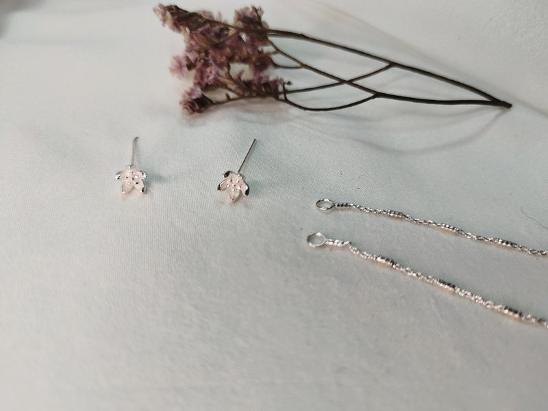 [Little Flower Series] Earrings 925 sterling silver handmade - ต่างหู - เงินแท้ สีเงิน