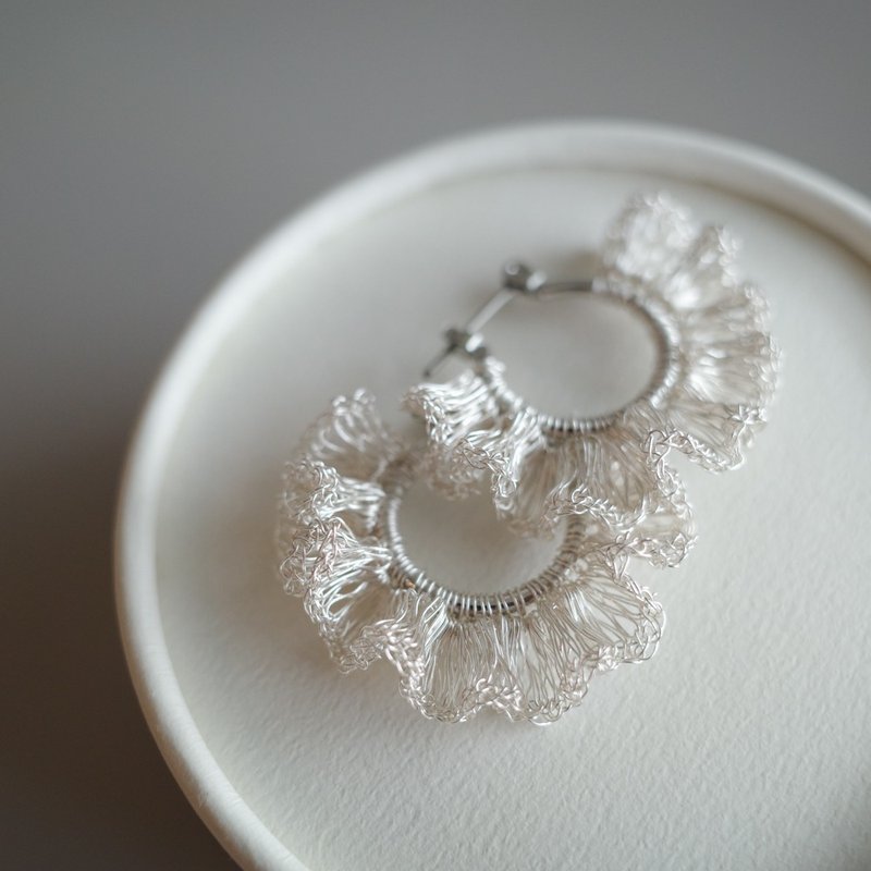 【Pinkoi 線下活動預購商品】　Frill Frill  耳環　Silver color - 耳環/耳夾/耳骨夾 - 銅/黃銅 銀色