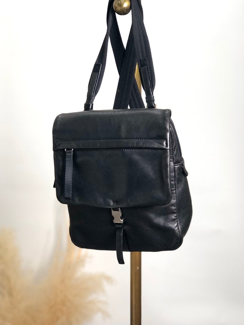 【 日本直送　名牌中古包 】PRADA プラダ バックパック ブラック レザー リュック vintage ヴィンテージ オールド dkna8a - 後背包/背包/書包 - 真皮 黑色