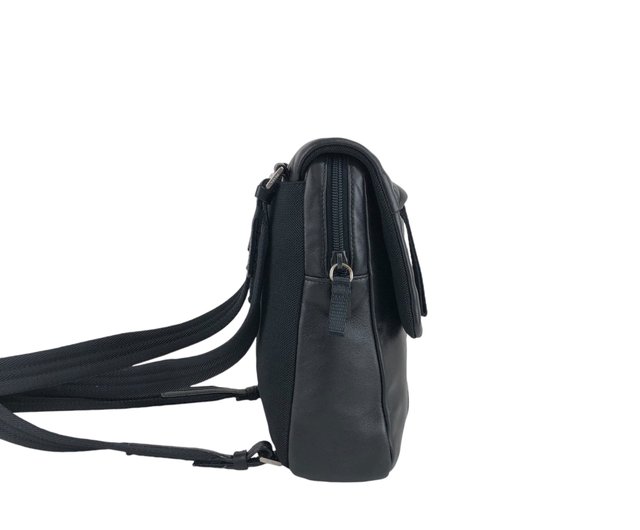 [希少]　PRADA ヴィンテージ　レザーリュック 日本直送 名牌中古包 】PRADA プラダ バックパック ブラック レザー