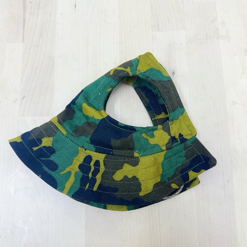 Green Camouflage Pet Bucket Hat Dog Sun Hat XL - ชุดสัตว์เลี้ยง - ผ้าฝ้าย/ผ้าลินิน สีแดง