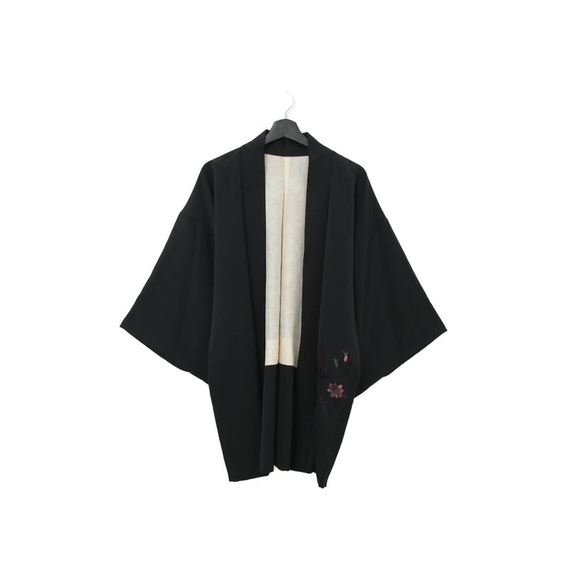 Back to Green-日本帶回羽織 刺繡粉紅花kb-47/vintage kimono - 女大衣/外套 - 絲．絹 