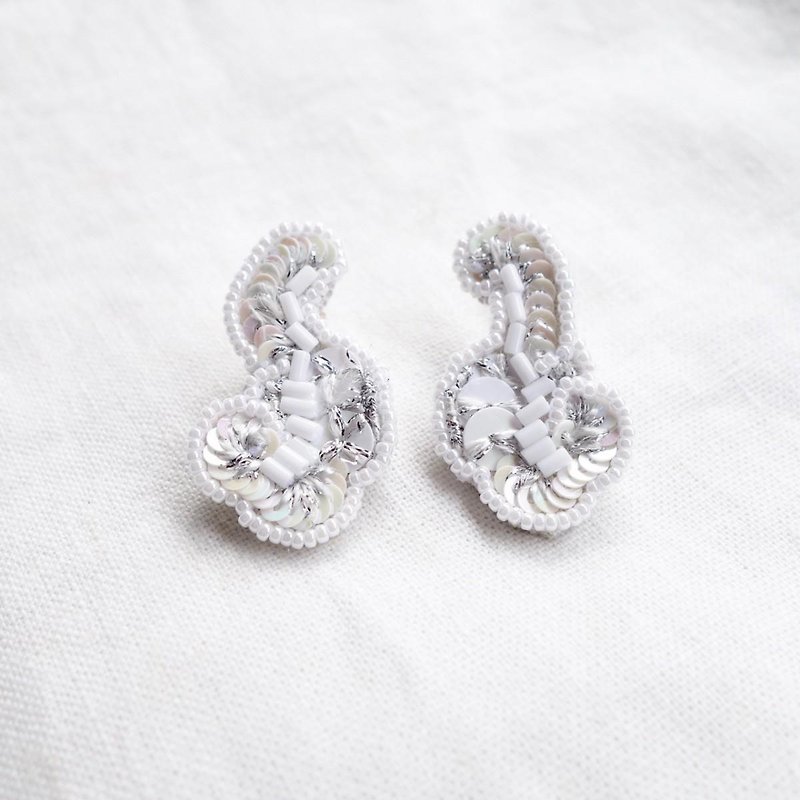 Cloud-shaped earrings c - ต่างหู - ผ้าฝ้าย/ผ้าลินิน ขาว