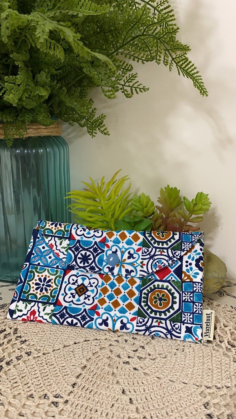 Nordic flower tile blue double-layer small storage bag mask storage small bag multi-functional small bag zero bag - Wallets - Cotton & Hemp Blue