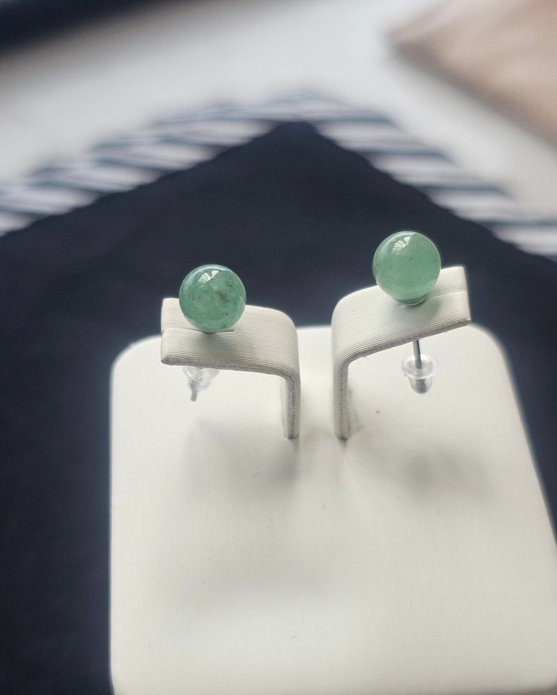 簡而美--綠東菱耳環 - 耳環/耳夾/耳骨夾 - 半寶石 綠色