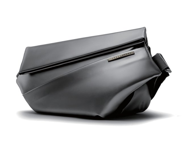 Black Label Limited Edition] Radiant R1 Speed Action Shoulder Bag