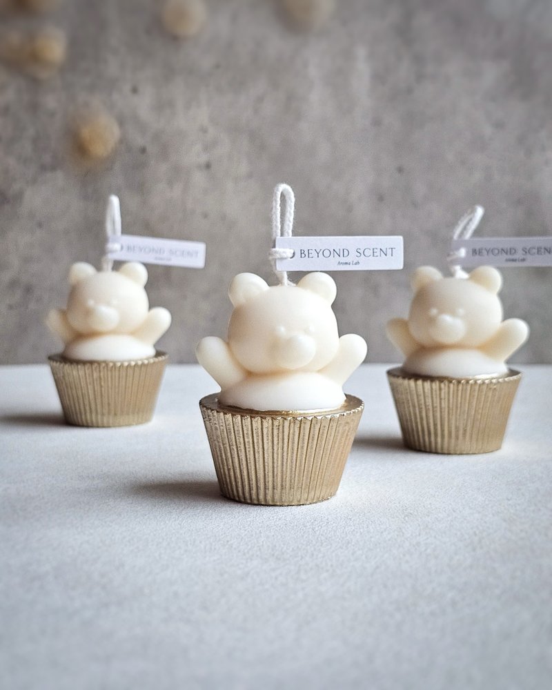 Bear Cupcake Scented Candle (Small/1 Pack) - เทียน/เชิงเทียน - ขี้ผึ้ง สีทอง