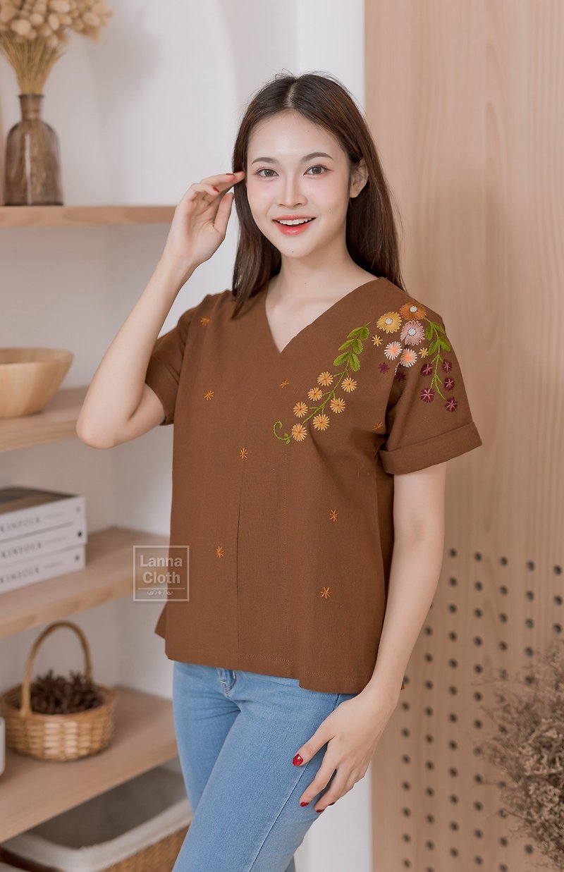 Focus on wearing comfort, chill, chill. Brown cotton clothing with floral embroi - Women's Tops - Cotton & Hemp 