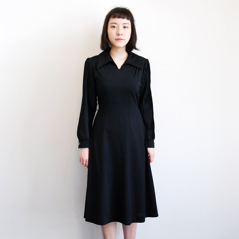 Pumpkin Vintage. Ancient fold wrinkled long sleeves black dress - One Piece Dresses - Other Materials 