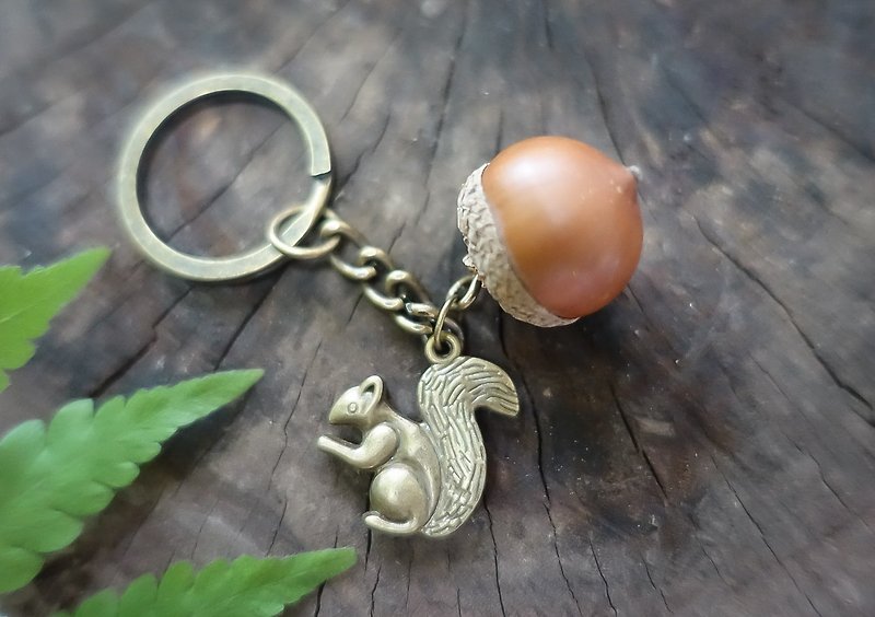 Small squirrel acorn key ring - ที่ห้อยกุญแจ - พืช/ดอกไม้ สีนำ้ตาล