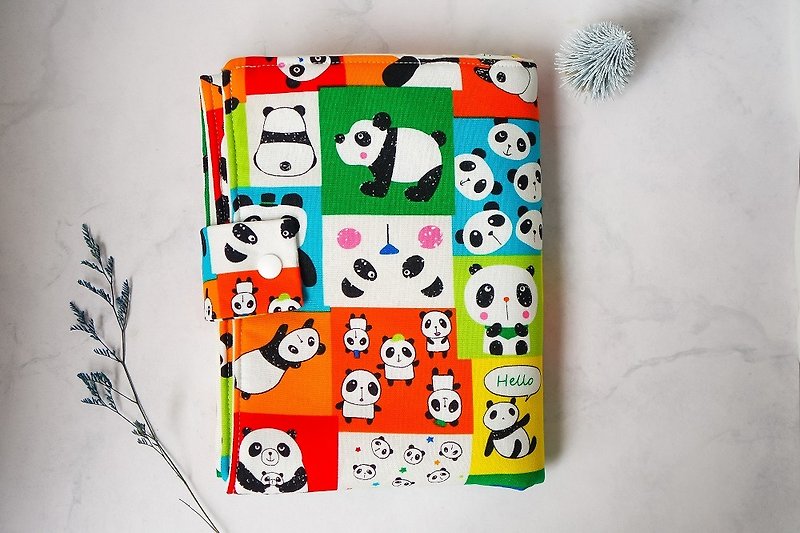 Out-of-port portable waterproof diaper pad - can hold about 2 diapers Panda models (spot) - แผ่นรองคลาน - ขนแกะ สีเขียว