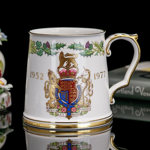 擎上閣裝飾藝術 英國製Spode皇室榮耀1977女王璨金細緻骨瓷紀念馬克杯咖啡杯水杯