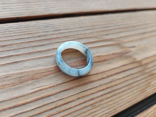 螺絲帽帽工作室 【親翠】天然翡翠 冰牛奶底水墨藝術感手指鐲11.5號戒圈