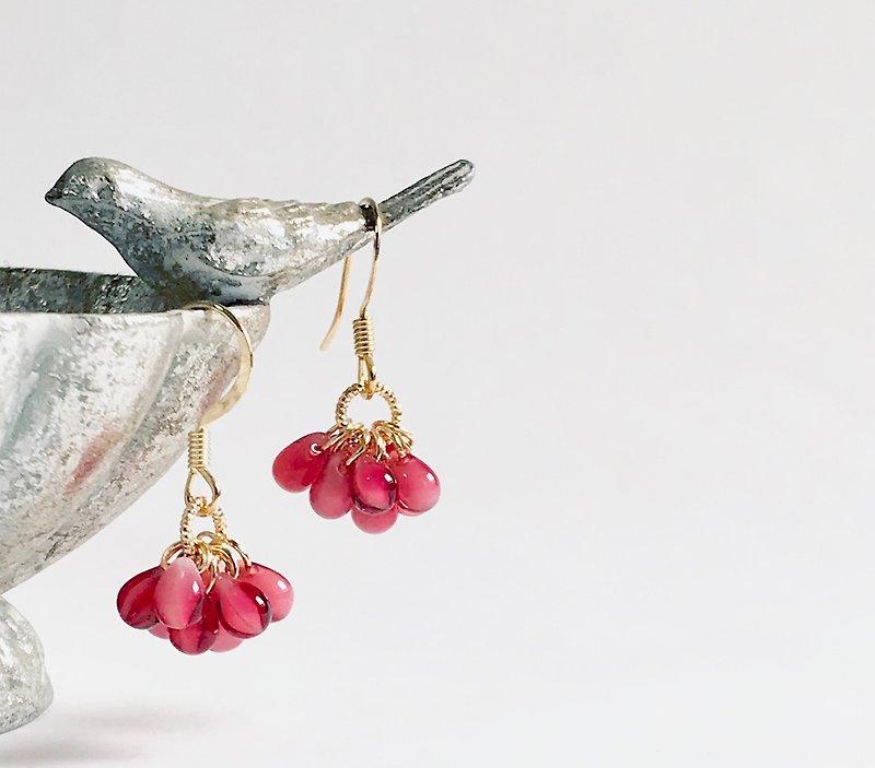 Red pink Czech glass beads gold earring - ピアス・イヤリング - ガラス ピンク