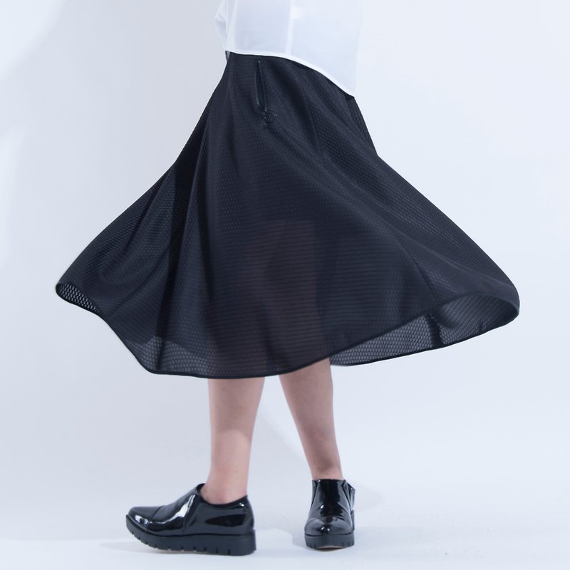 Aine ann / honeycomb tissue mesh dress skirt - black - กระโปรง - เส้นใยสังเคราะห์ สีดำ