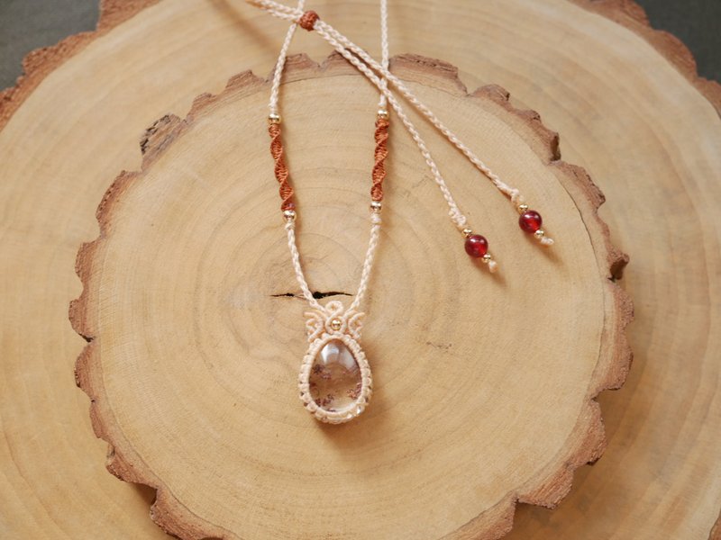 N50/SS24~Ghost crystal l Wax thread l hand-woven l necklace - สร้อยคอ - คริสตัล สีแดง