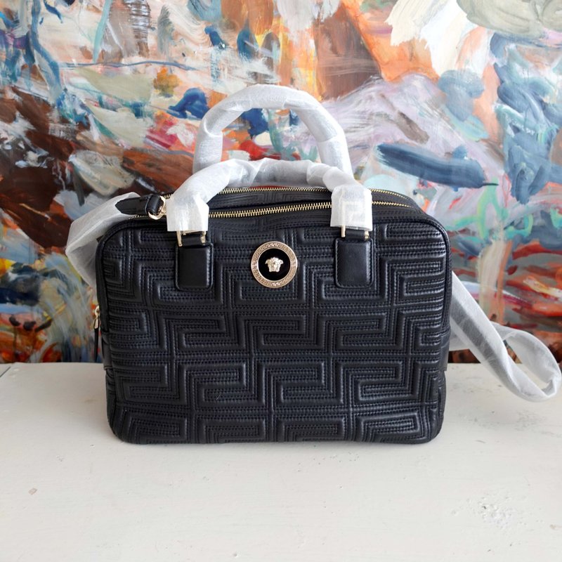 Italian brand Versace black grain lambskin spiral embossed handbag diagonal bag handbag - กระเป๋าถือ - หนังแท้ สีดำ