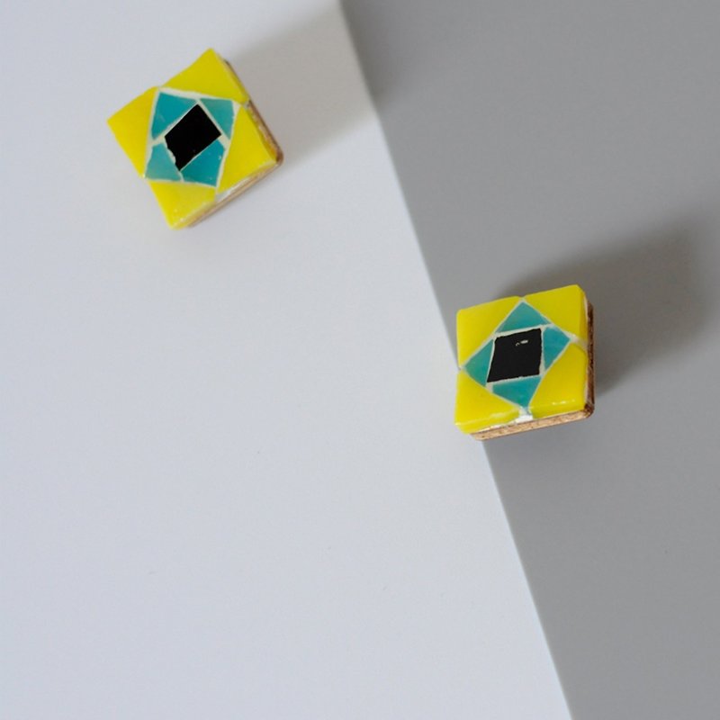 Stained glass mosaic earrings/ear clips handmade exaggerated color geometric pattern - ต่างหู - แก้ว 
