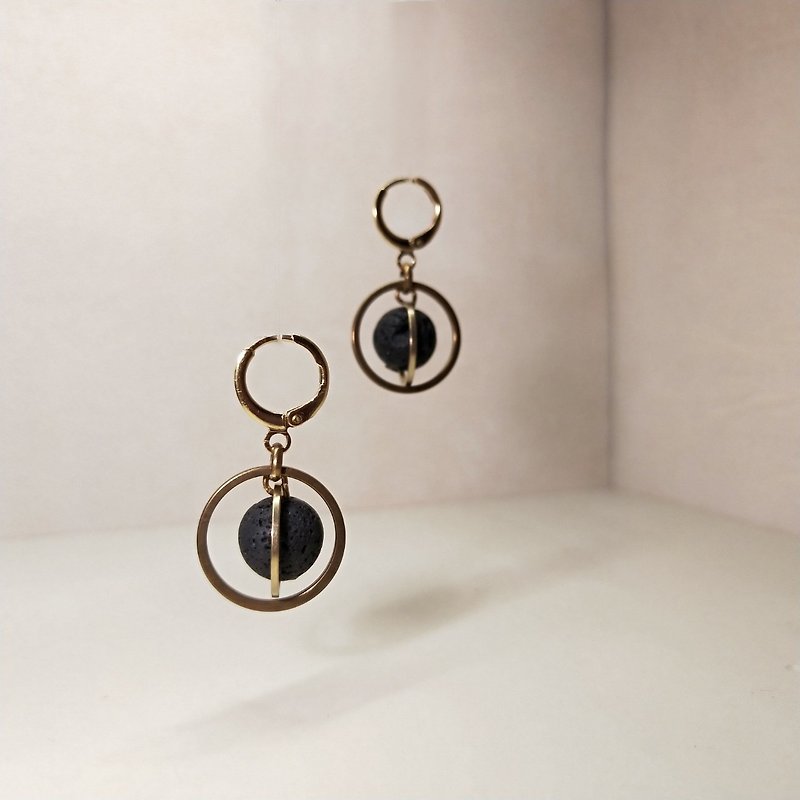 黃銅天然石耳環 - 設計款 - 宇宙星系 - 隕石(火山岩) - 耳環/耳夾 - 銅/黃銅 黑色