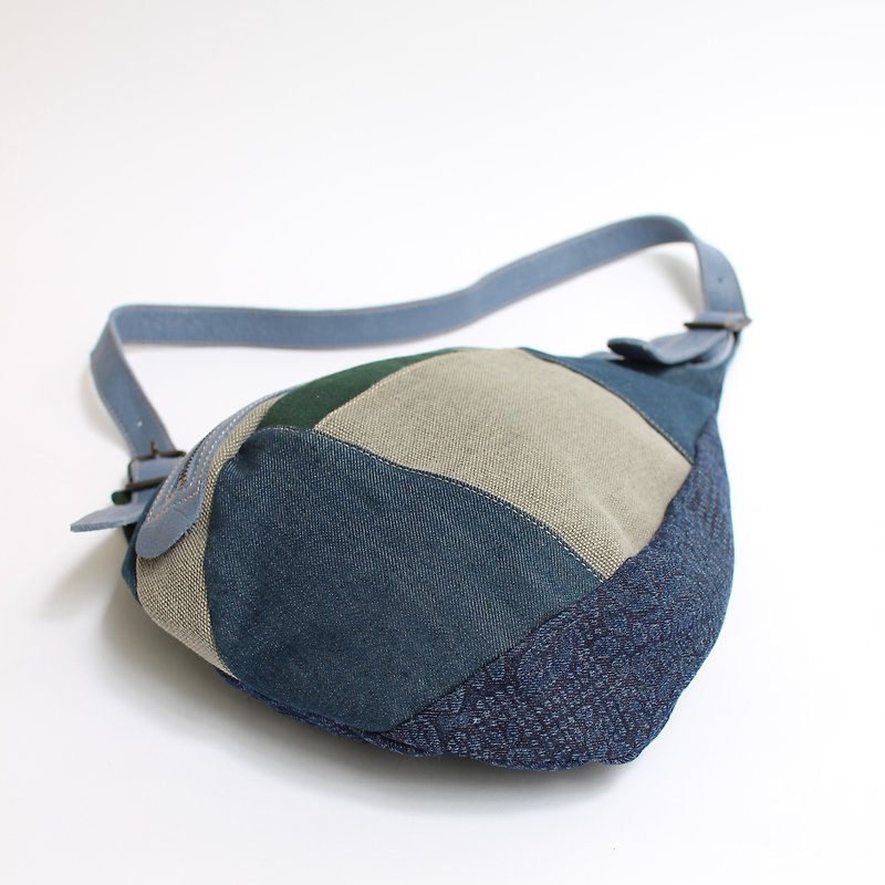 Shoulder bag · canvas · denim patchwork - กระเป๋าเป้สะพายหลัง - ผ้าฝ้าย/ผ้าลินิน สีน้ำเงิน