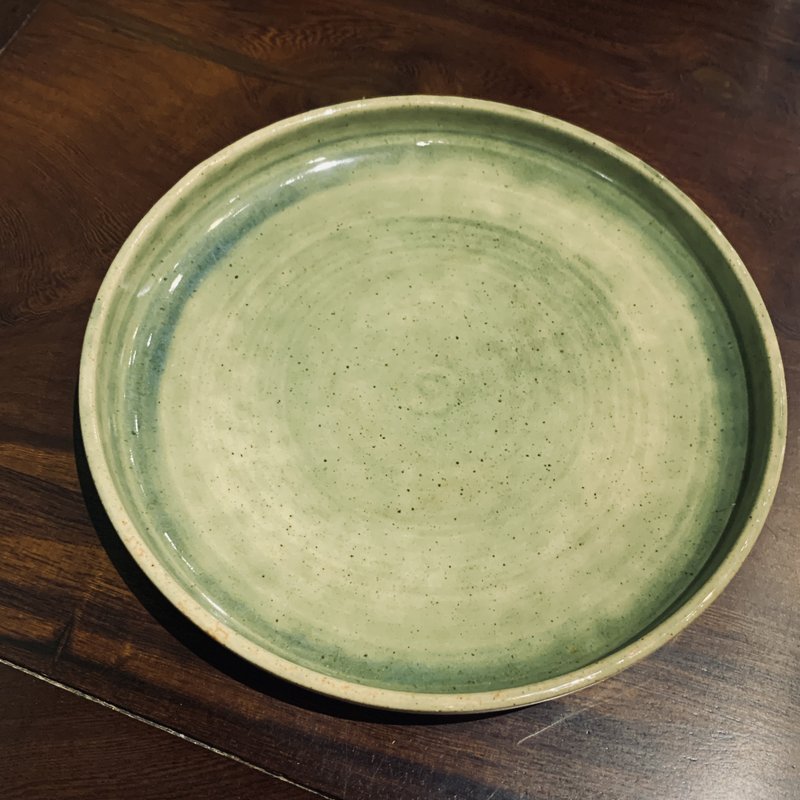 JAEE CERAMICS 手工陶盤 1230窯燒 陶盤 / 盤子 / 甜點盤-鮮草綠 - 花瓶/花器 - 陶 綠色