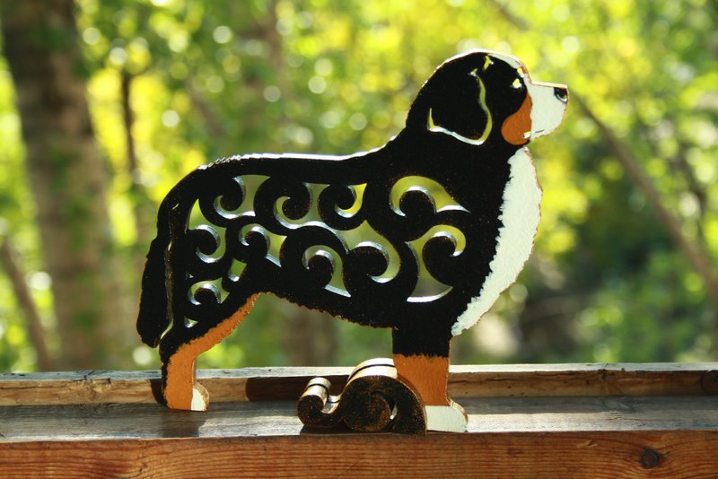 Statuette Bernese Mountain Dog figurine made of wood - ของวางตกแต่ง - ไม้ 