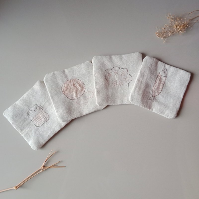 Cat lover coaster handicraft natural100% cotton fabric 4PCS - 杯墊 - 棉．麻 白色