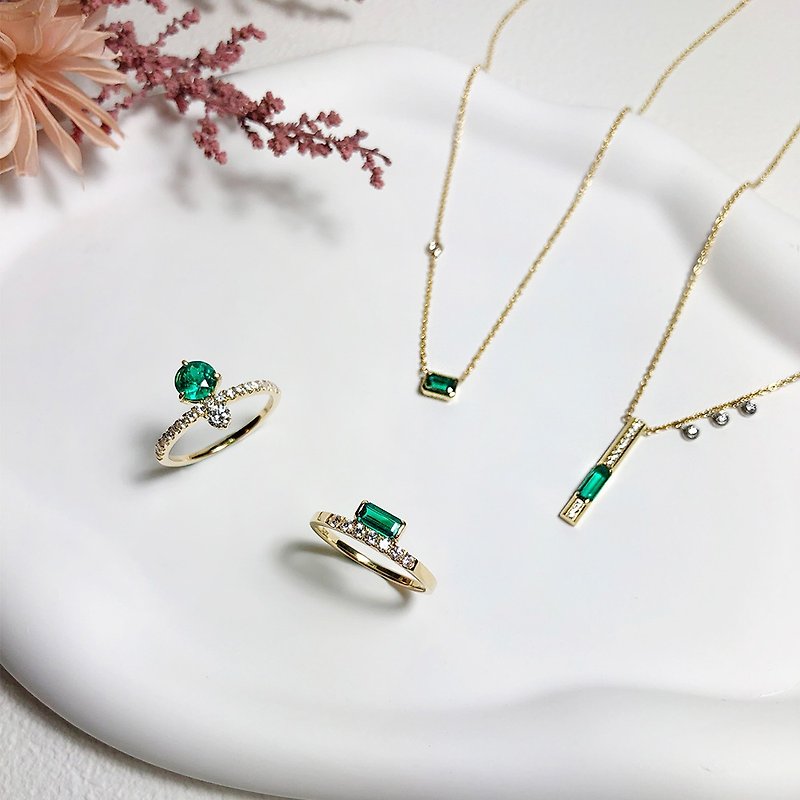 Emerald Design Ring - General Rings - Precious Metals Yellow