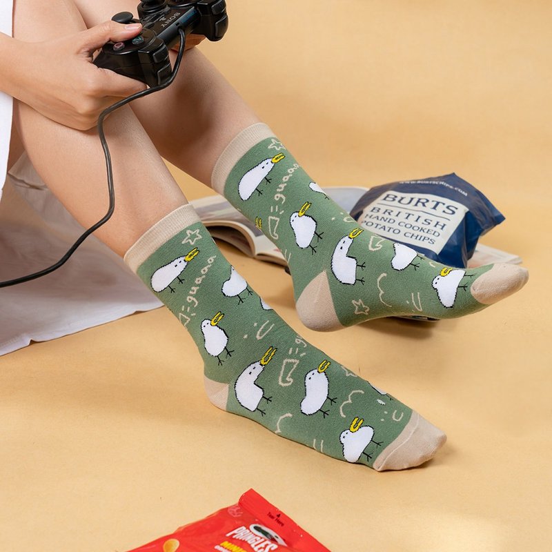 【Graffiti Guagua】Hungua co-branded mid-calf socks I Taiwan original design socks/Z0026 - Socks - Cotton & Hemp Green