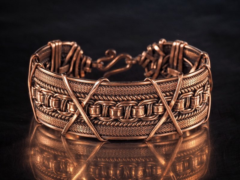 銅手鐲。 作者手工。 時尚手鍊。 精緻的風格。鋼絲編織。藝術。 - 手鍊/手環 - 銅/黃銅 金色