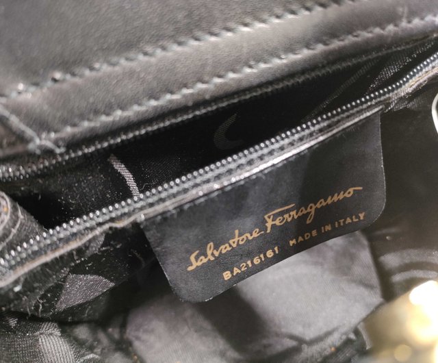 Salvatore Ferragamo ブラック リボン バケットバッグ SalvatoreFerragamo ヴァラ ブラック リボン バケットバッグ