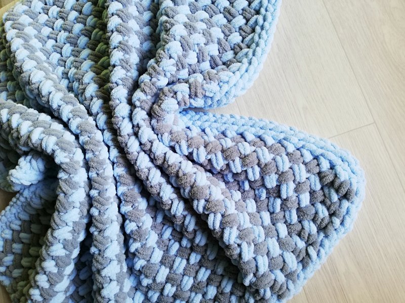 Warm blanket soft bedspread trendy quilt full size gift for her - ผ้าห่ม - เส้นใยสังเคราะห์ สีเทา