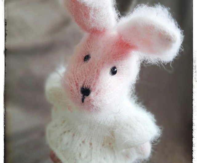 ふわふわピンクのうさぎのぬいぐるみ 写真撮影用の柔らかいうさぎのぬいぐるみ うさぎのぬいぐるみ ショップ Konkovochka 人形 フィギュア Pinkoi