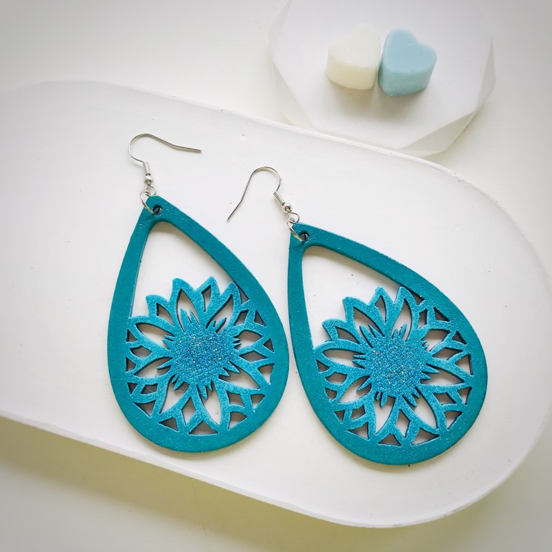 Earrings, Blue Drawn, Wood, Big Dangle Earring, Winter Snowflake - 耳環/耳夾/耳骨夾 - 木頭 藍色