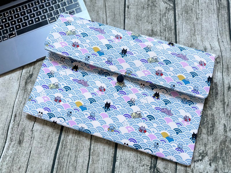 Handmade Japanese print Cat Tablet laptop kindle ipad protection case - กระเป๋าแล็ปท็อป - วัสดุกันนำ้ สีน้ำเงิน