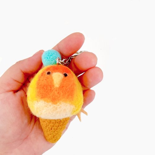 専用ページ　夏　羊毛フェルト　ボタンインコキーホルダー　オーダー品　鳥 専用ページ 夏 羊毛フェルト ボタンインコキーホルダー オーダー