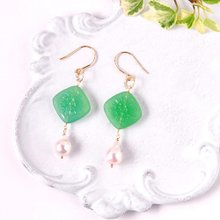 グリーンオニキス×マザオパ レクタングルカービングピアス グリーンオニキス×マザオパ レクタングルカービングピアス