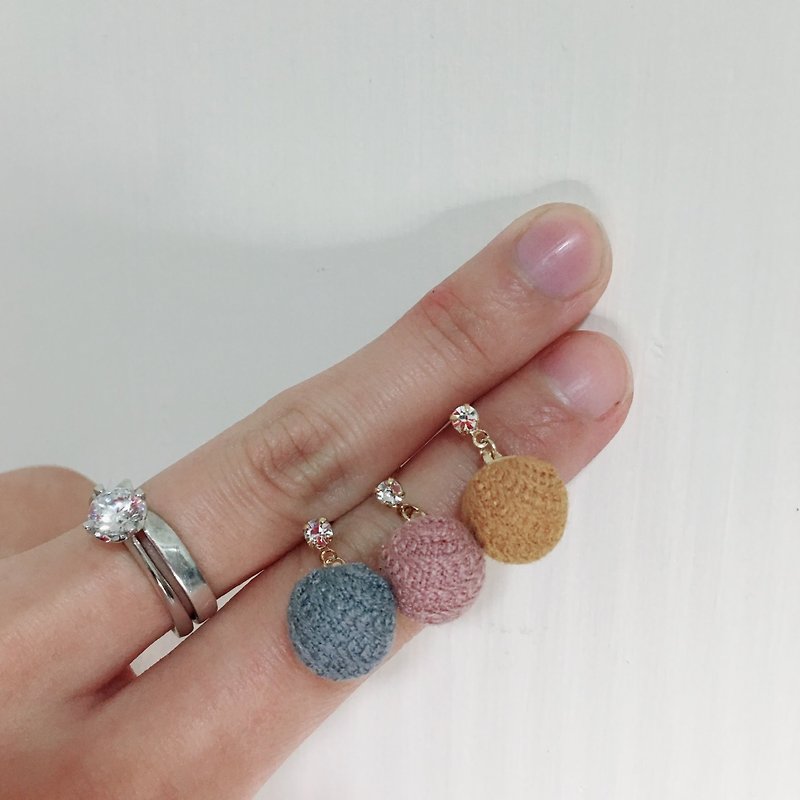 気質ウールボールダイヤモンドのイヤリング/ 3色 - ピアス・イヤリング - コットン・麻 ピンク