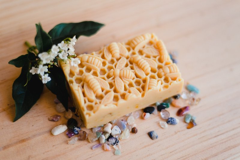 Natural Soap with Honey and Beeswax - Soap - Other Materials 