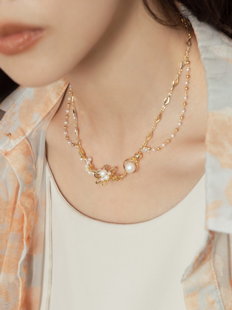 Unlock new art galleries. MUCHAT handmade 14KGP Swarovski diamond hollow bead flower necklace - Necklaces - Other Metals Gold